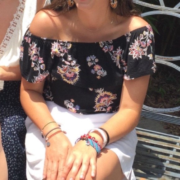 Floral Off-the-Shoulder Top - Picture 2 of 3